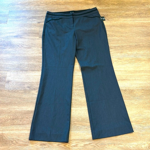 The Limited Pants - The Limited Cassidy Fit Women’s pants. Size 10.